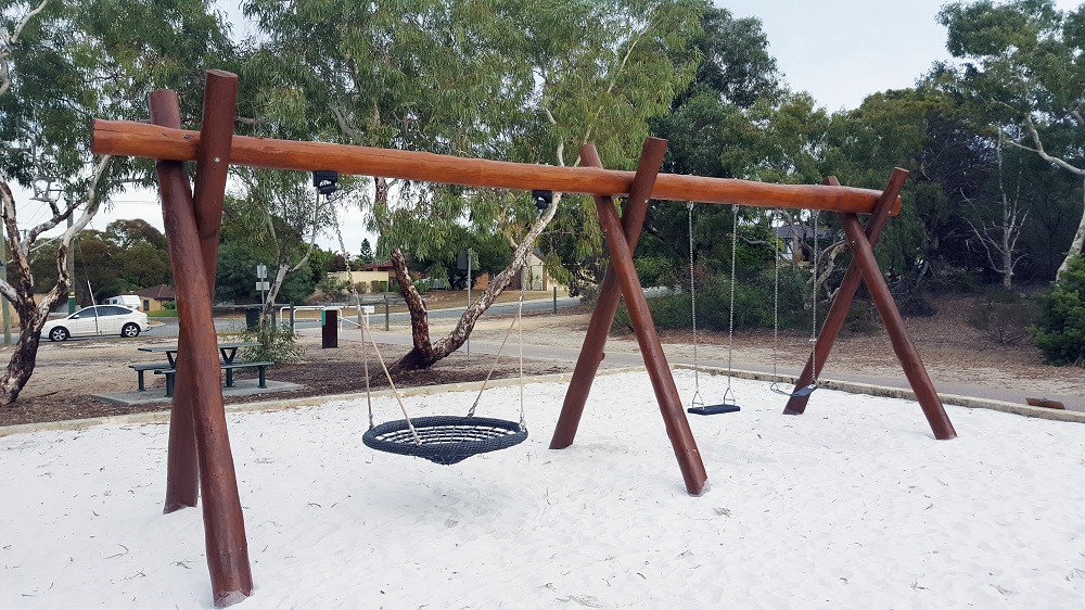 lyPa A Frame Triple Swing with Basket