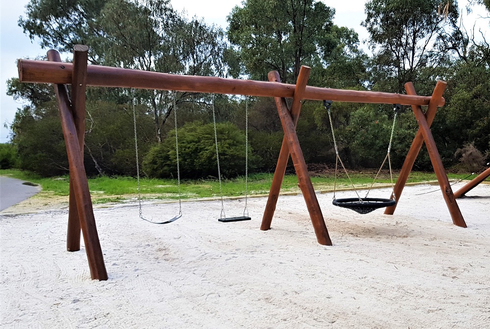 lyPa A Frame Triple Swing with Basket
