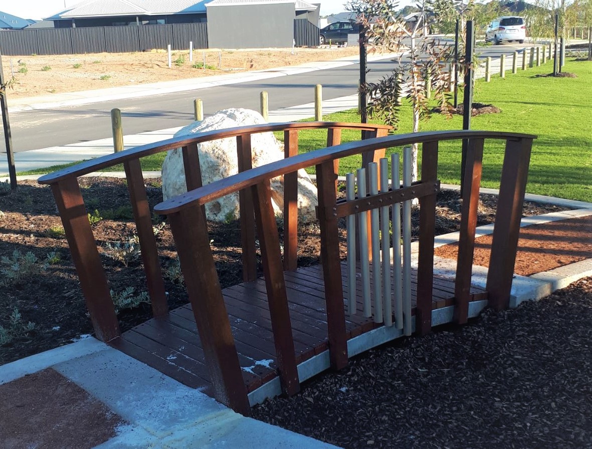 lyPa Bridge with Chimes