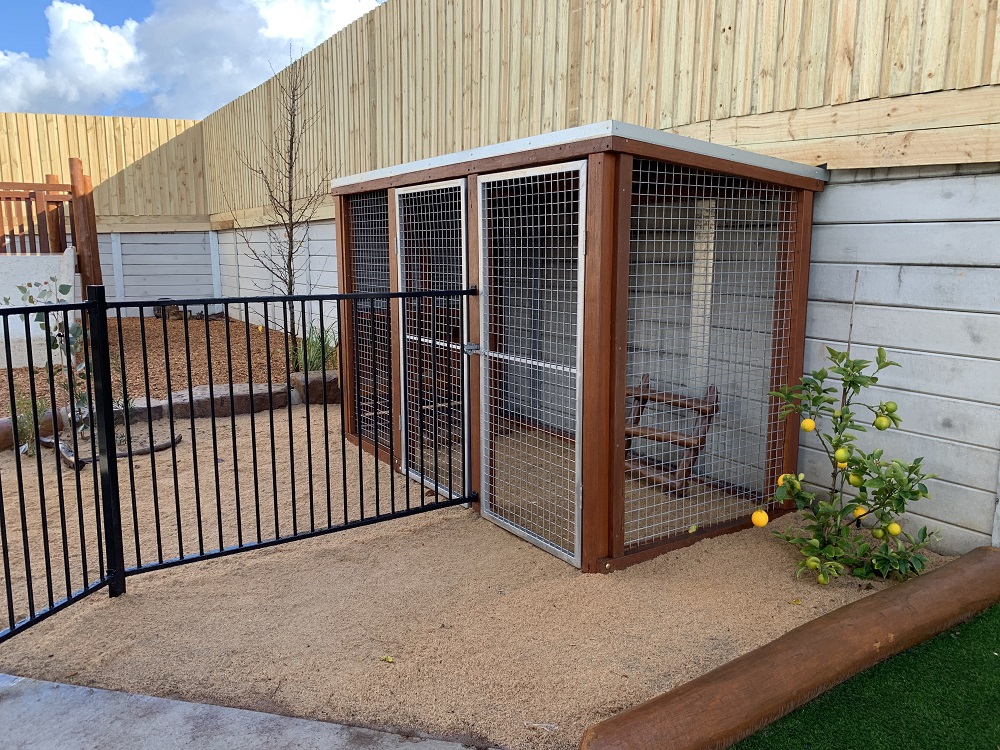 lyPa Chicken Coop