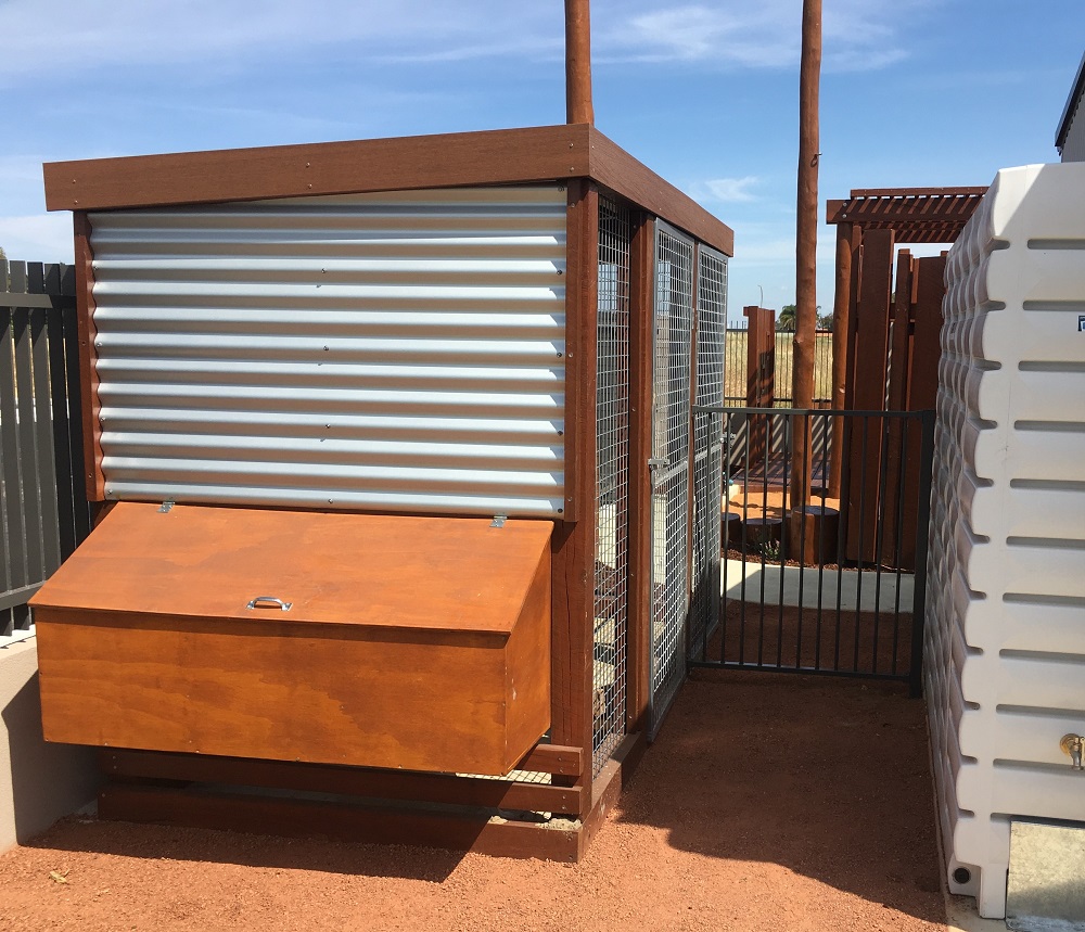 lyPa Chicken Coop