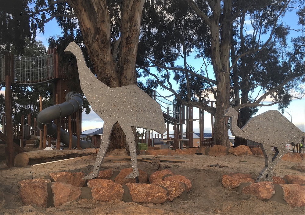 lyPa Emu Climbable Concrete Large