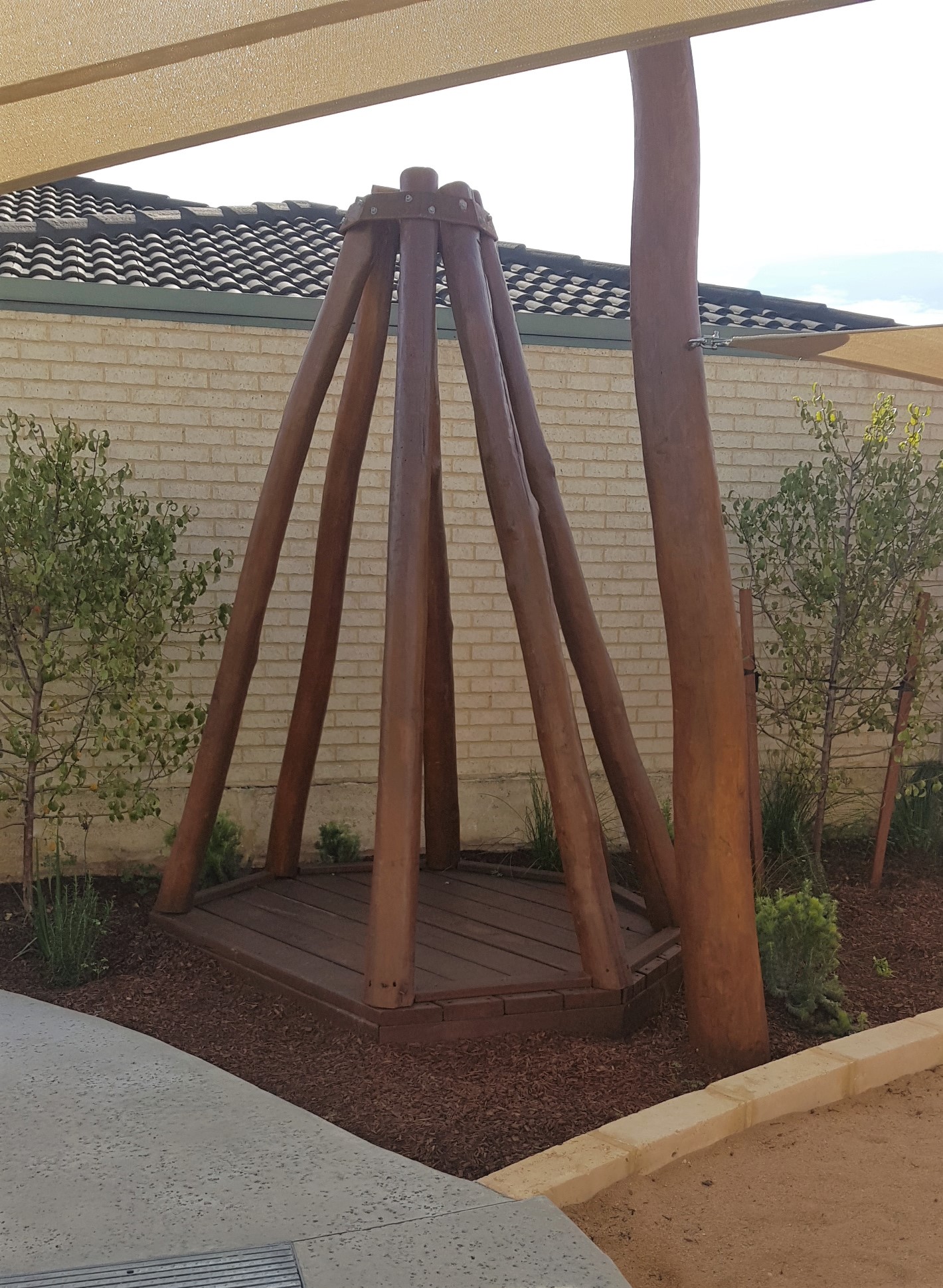 lyPa Tee Pee with Deck