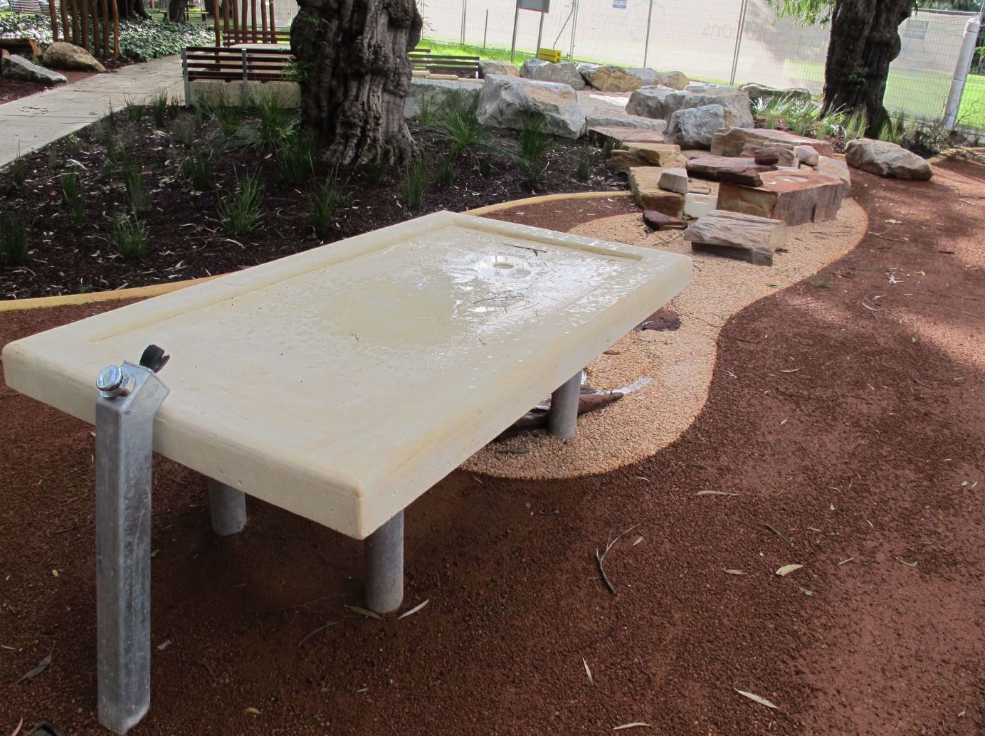 lyPa Water Play Table